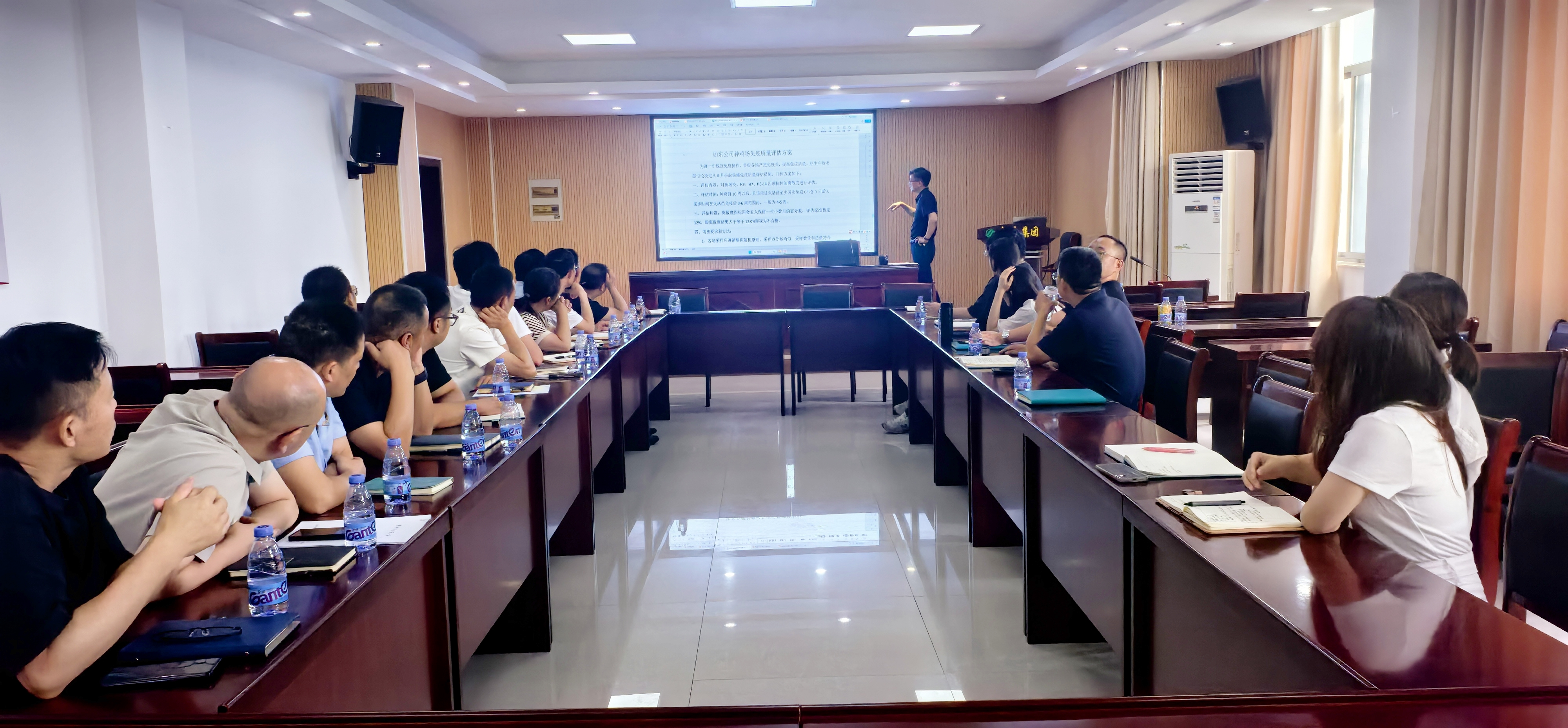 半程领航  破局攻坚  责任在我——京海如东公司召开2025年半年工作会议