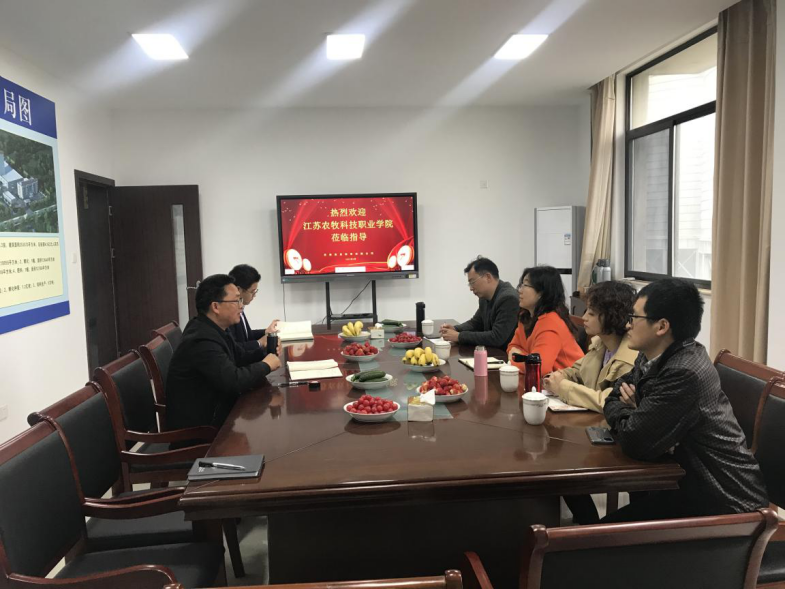 江苏农牧科技职业学院动物科技学院李小芬一行来京海如东分公司进行校企合作